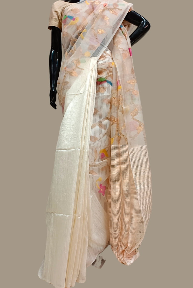 Buy Matka Muslin Jamdani Saree for Women Online from India's Luxury  Designers 2024